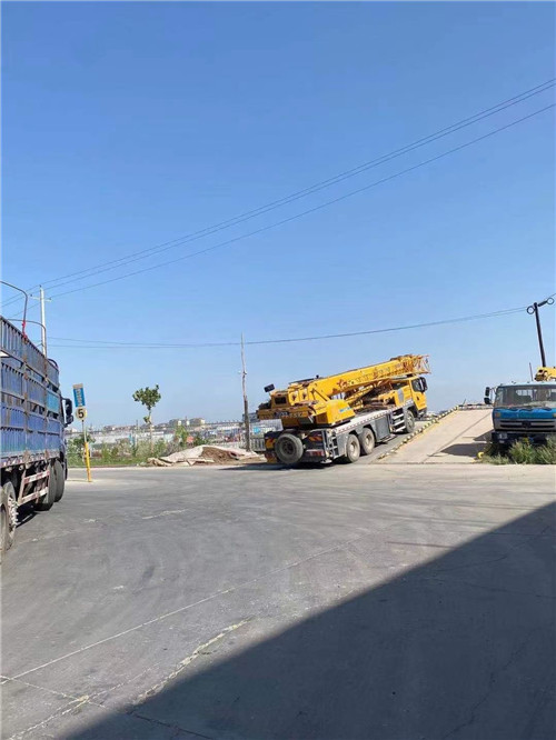 麦盖提县25吨吊车的租赁价格大概是多少？