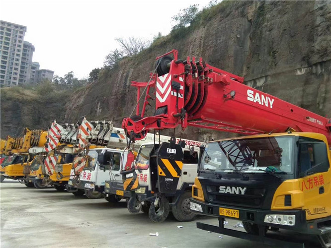 麦盖提县吊车出租按什么计费？台班费、单次费、里程费怎么算？